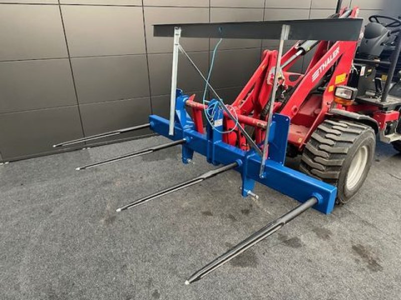 Frontladerzubehör des Typs Göweil Ballen-Transportdorn doppelt TDD, Neumaschine in Tamsweg (Bild 11)