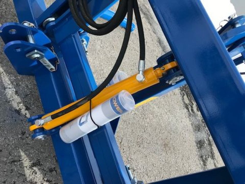 Frontladerzubehör of the type Göweil Doppel-Rundballentransportgabel DTR mit 2x BTGME, Neumaschine in Tamsweg (Picture 12)