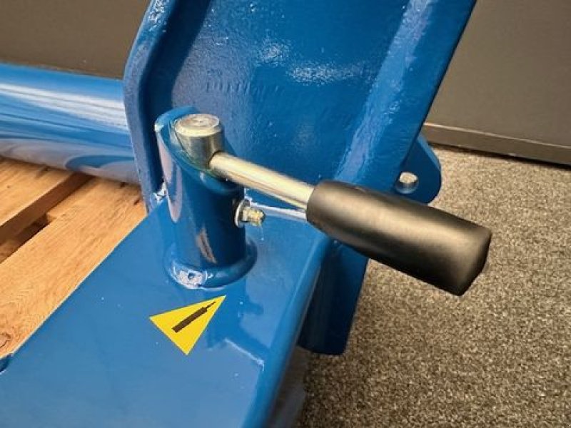 Frontladerzubehör des Typs Göweil Rundballen-Transportgabel mechanisch BTGME, Neumaschine in Tamsweg (Bild 7)