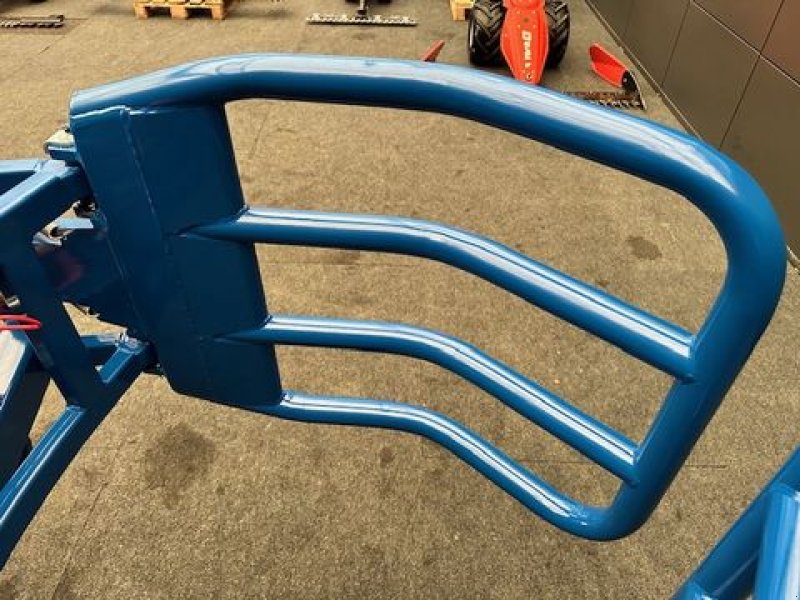 Frontladerzubehör des Typs Göweil Rundballengreifer RBG160 1,10-1,60m Euroaufnahme, Neumaschine in Tamsweg (Bild 9)