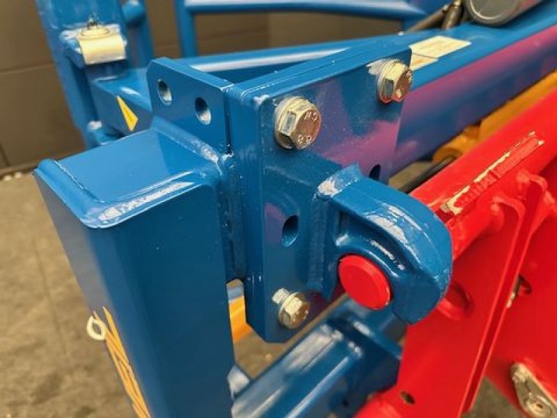 Frontladerzubehör des Typs Göweil Rundballengreifer RBG160 1,10-1,60m Euroaufnahme, Neumaschine in Tamsweg (Bild 4)