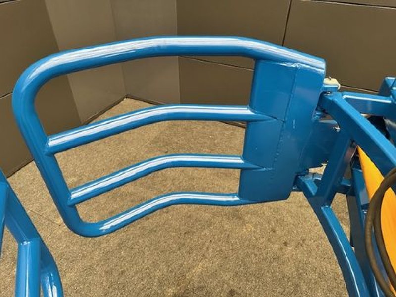 Frontladerzubehör des Typs Göweil Rundballengreifer RBG160 1,10-1,60m Euroaufnahme, Neumaschine in Tamsweg (Bild 10)