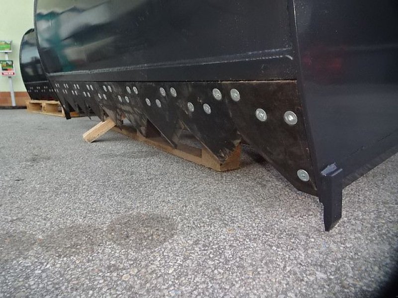 Frontladerzubehör of the type H-L-M Siloschneidschaufel - hydraulisch mit 2 Hydraulikzylinder - Breite 1,6 Meter / oder Breite 1,8 Meter, Neumaschine in Neureichenau (Picture 25)