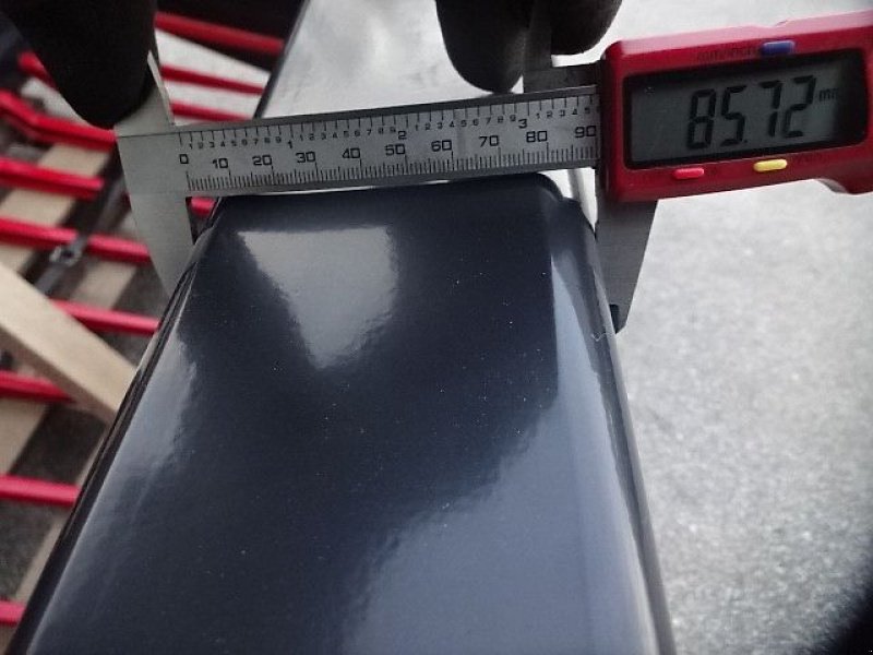 Frontladerzubehör of the type H-L-M Siloschneidschaufel - hydraulisch mit 2 Hydraulikzylinder - Breite 1,6 Meter / oder Breite 1,8 Meter, Neumaschine in Neureichenau (Picture 19)