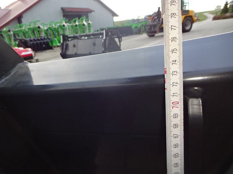 Frontladerzubehör of the type H-L-M Siloschneidschaufel - hydraulisch mit 2 Hydraulikzylinder - Breite 1,6 Meter / oder Breite 1,8 Meter, Neumaschine in Neureichenau (Picture 13)