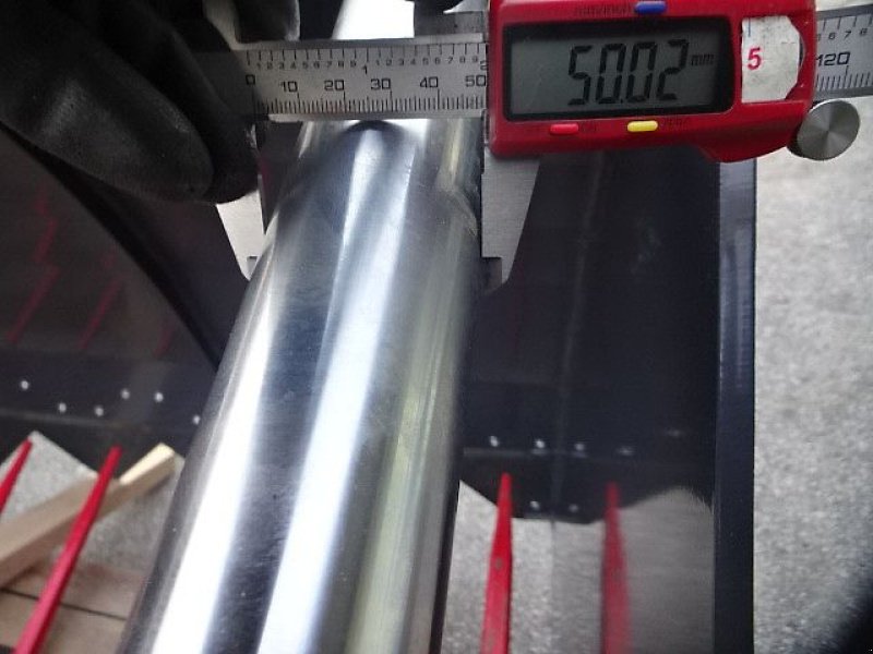 Frontladerzubehör of the type H-L-M Siloschneidschaufel - hydraulisch mit 2 Hydraulikzylinder - Breite 1,6 Meter / oder Breite 1,8 Meter, Neumaschine in Neureichenau (Picture 16)