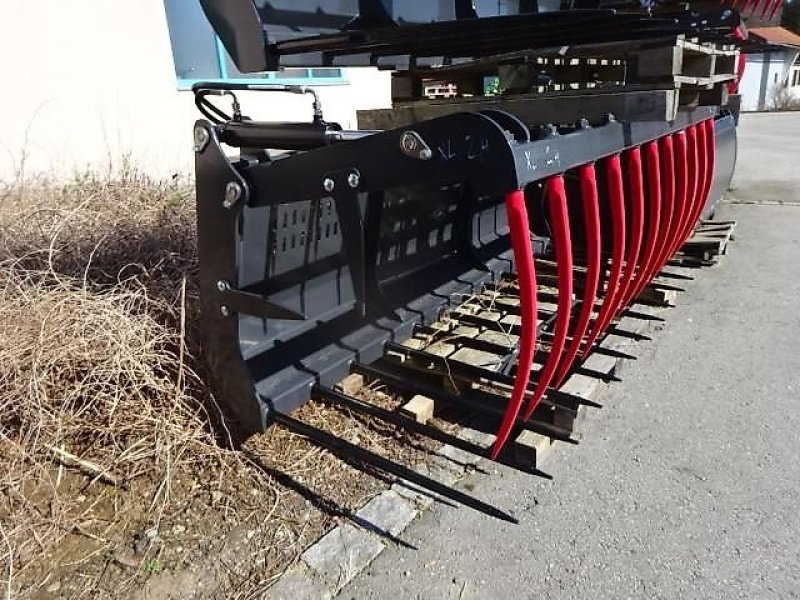 Frontladerzubehör des Typs H-L-M XXL- Silogreifgabel Großvolumen- Silogreifgabel- XXL - 2,2 Meter  - 2,4 Meter - 2,5 Meter, Neumaschine in Neureichenau (Bild 26)