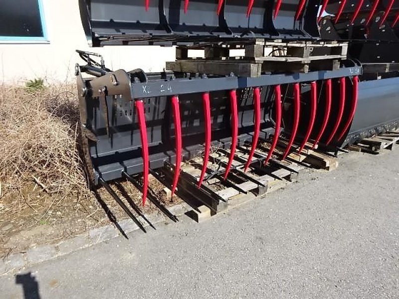 Frontladerzubehör des Typs H-L-M XXL- Silogreifgabel Großvolumen- Silogreifgabel- XXL - 2,2 Meter  - 2,4 Meter - 2,5 Meter, Neumaschine in Neureichenau (Bild 27)