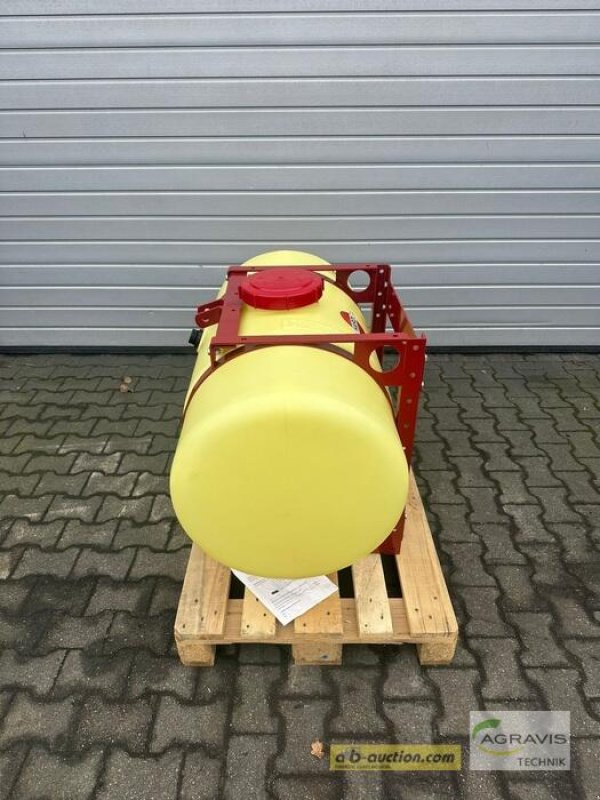Frontladerzubehör типа Hardi FRONTTANK 300 L 2x, Neumaschine в Meppen (Фотография 4)