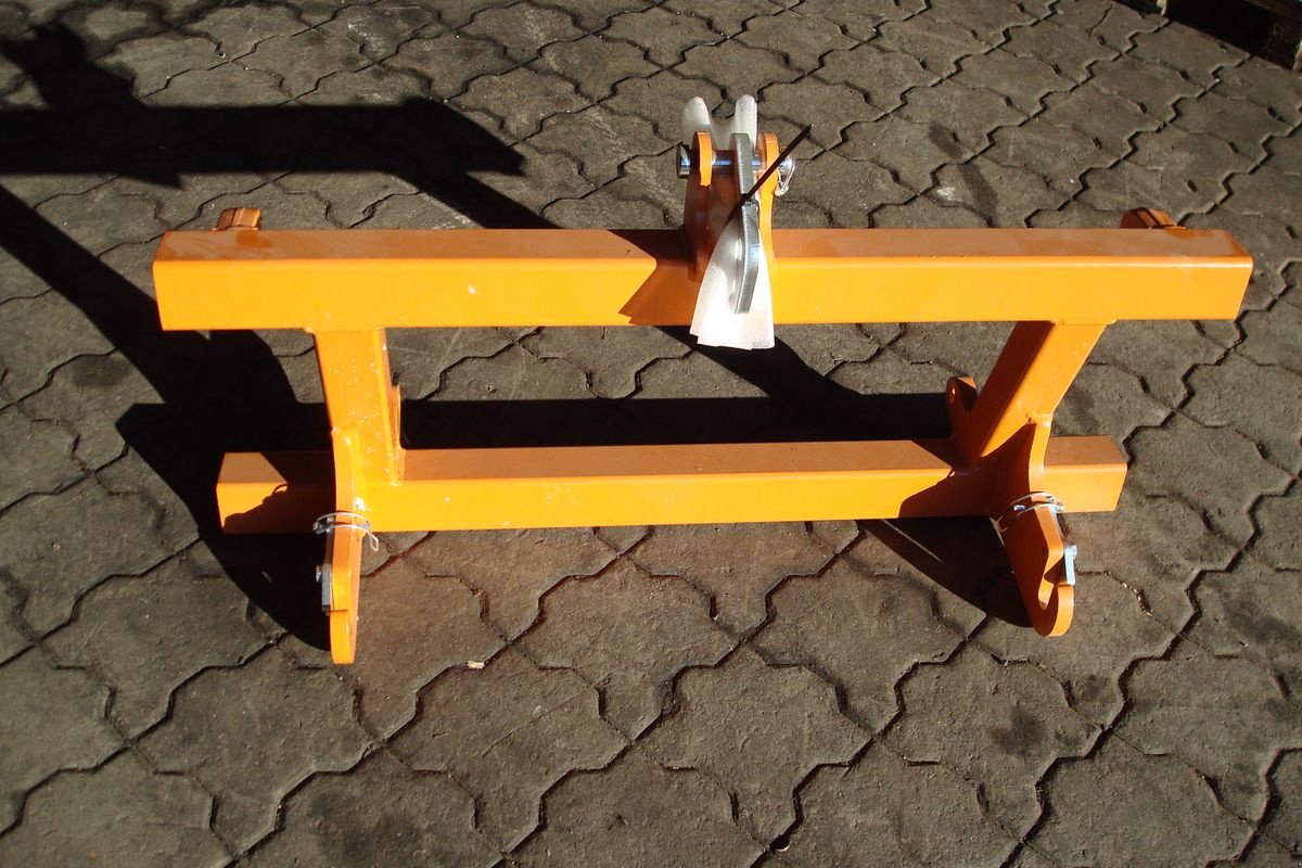 Frontladerzubehör of the type Hauer 3-Punkt Adapter für Euro/Hauer Aufnahme, Neumaschine in Judenburg (Picture 2)