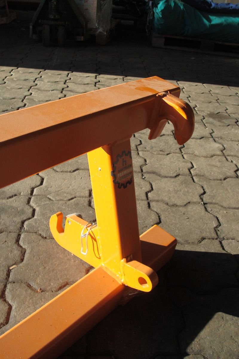 Frontladerzubehör of the type Hauer 3-Punkt Adapter für Euro/Hauer Aufnahme, Neumaschine in Judenburg (Picture 4)