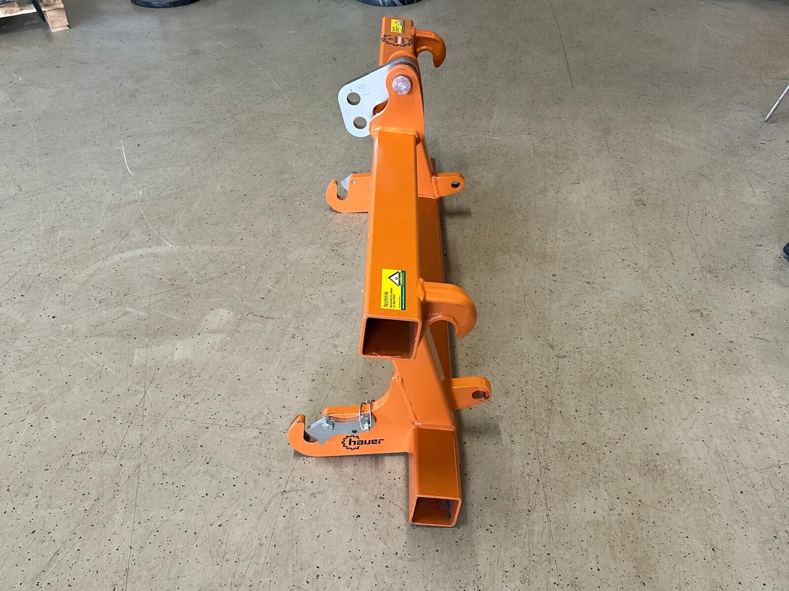 Frontladerzubehör tipa Hauer Dreipunktadapter, Vorführmaschine u St. Johann (Slika 3)