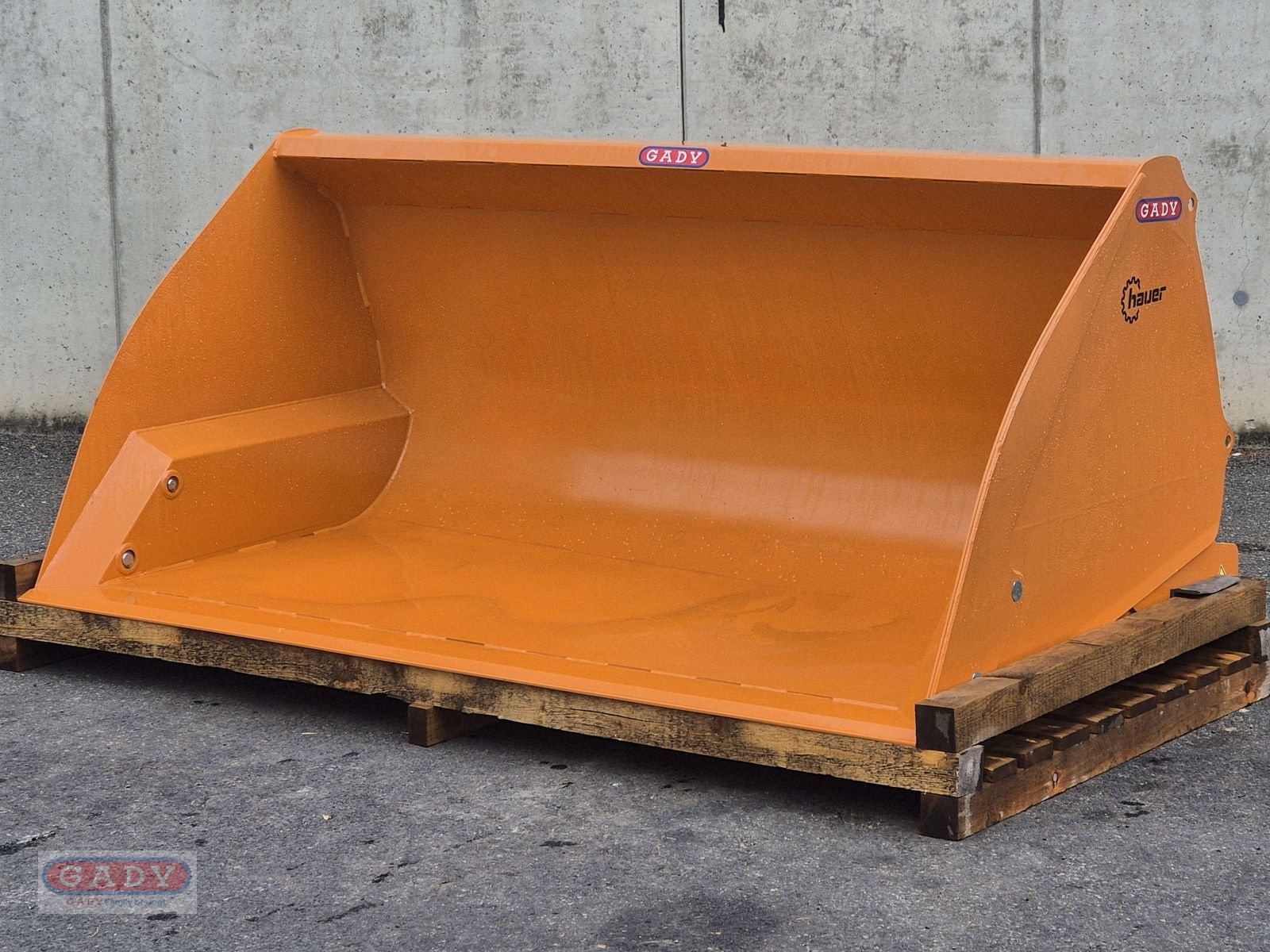 Frontladerzubehör des Typs Hauer HKLGS 2200,EURO  HOCHKIPPSCHAUFEL, Neumaschine in Lebring (Bild 1)