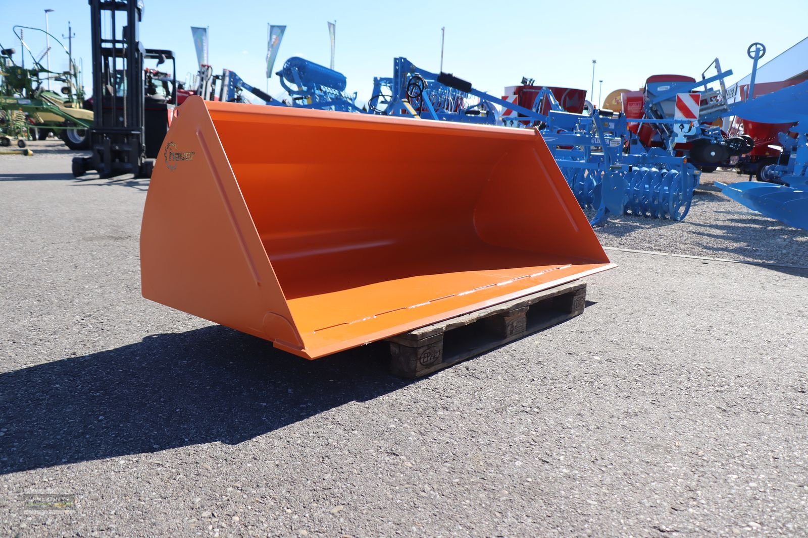 Frontladerzubehör of the type Hauer Leichtgutschaufel 2000mm, Neumaschine in Gampern (Picture 4)