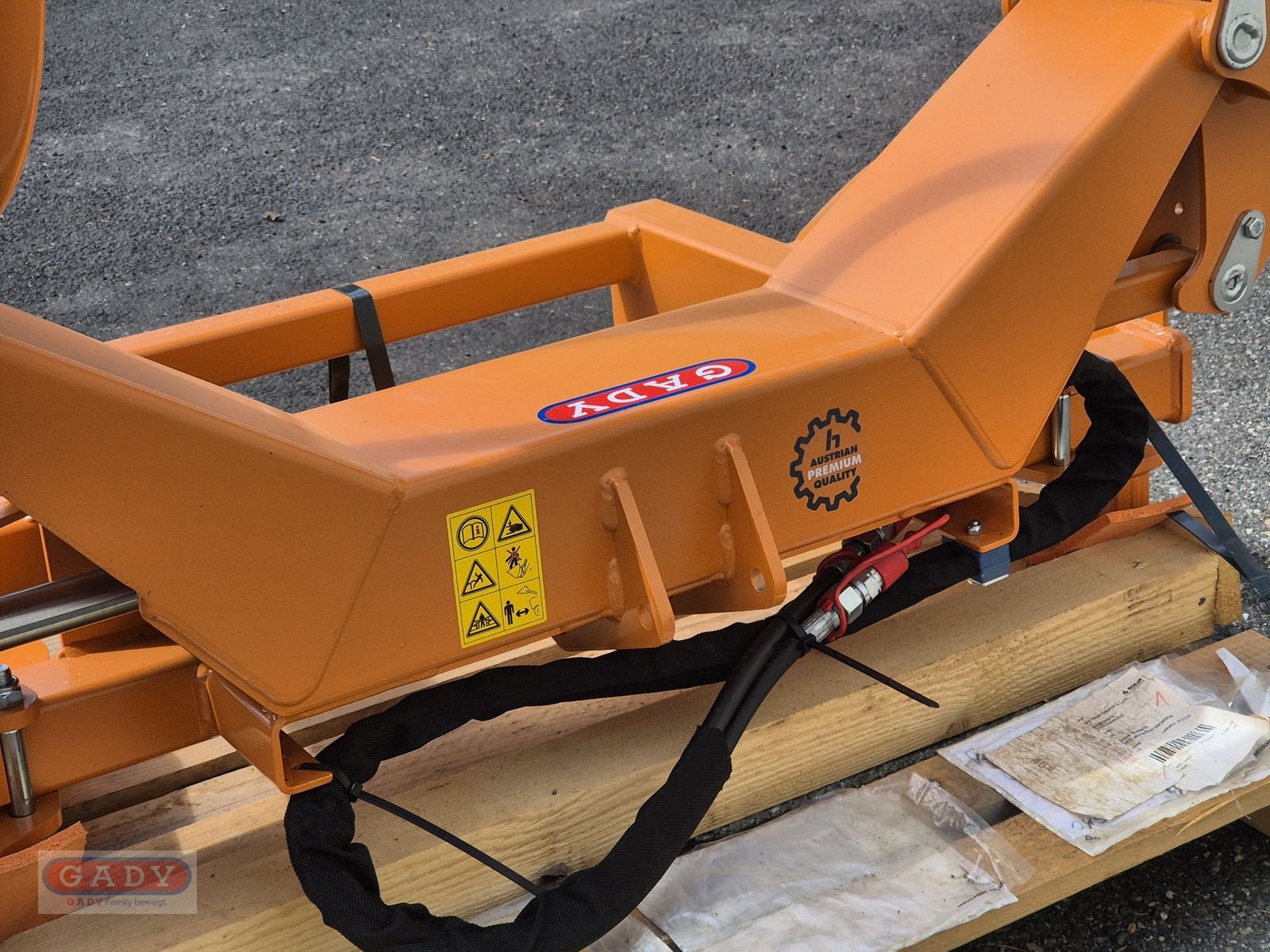 Frontladerzubehör of the type Hauer SILAGEBALLENZANGE 915, Neumaschine in Lebring (Picture 4)