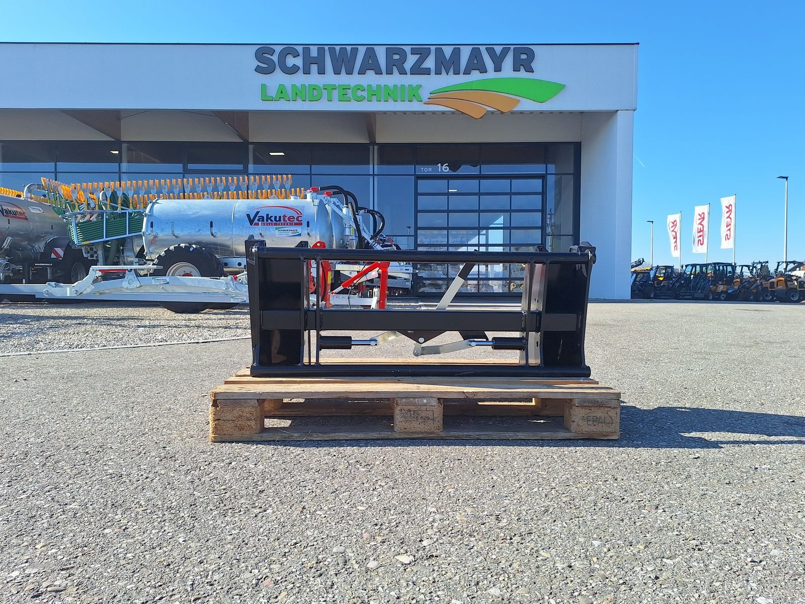 Frontladerzubehör des Typs Hauer Werkzeugadapter B-Eu, Neumaschine in Schlitters (Bild 1)