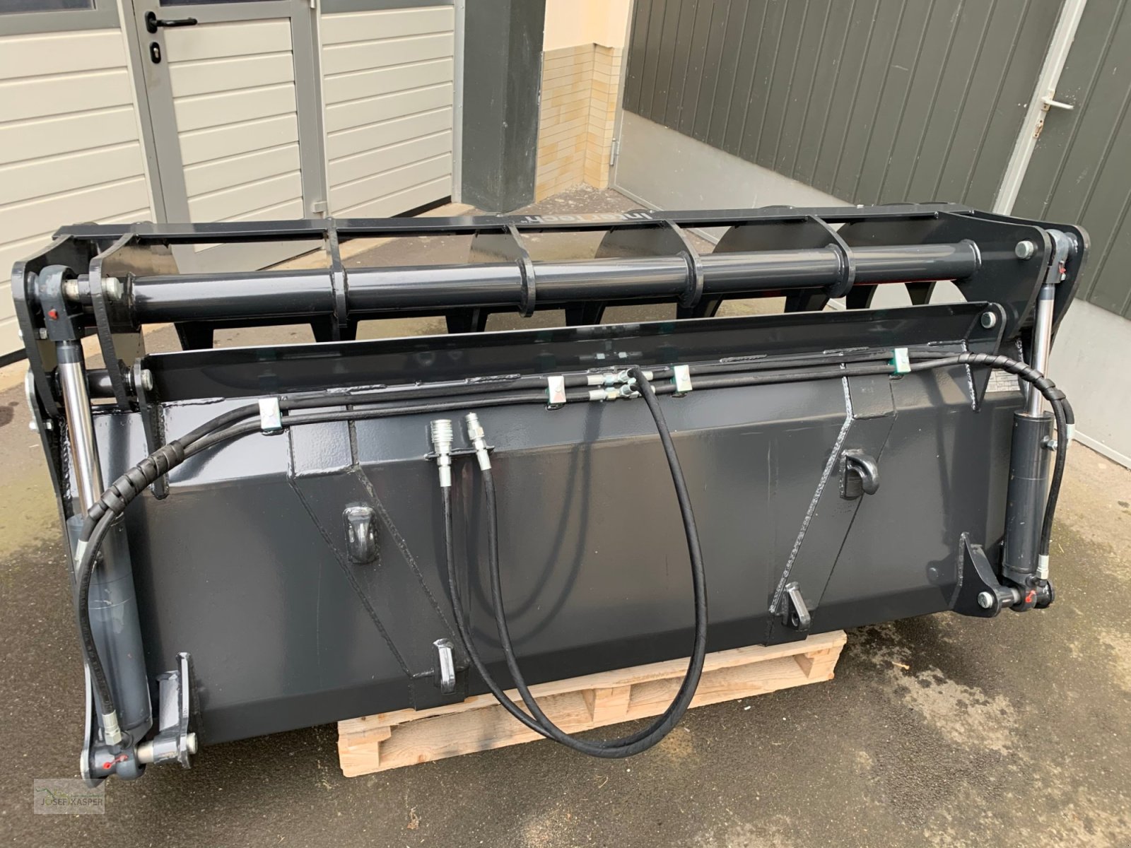 Frontladerzubehör a típus Inter Tech Greifschaufel 2,40 m breit, Neumaschine ekkor: Alitzheim (Kép 4)