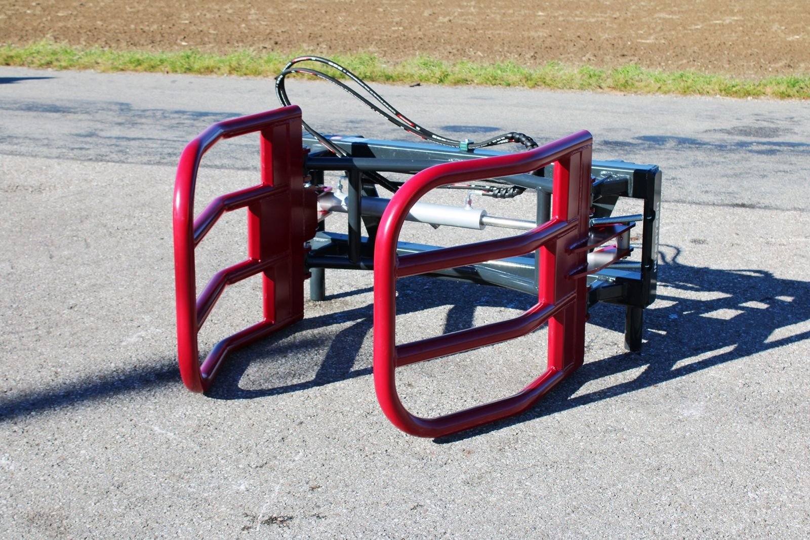 Frontladerzubehör of the type InterTech Ballengreifer, Ballenzange Maxi HD, Neumaschine in Neukirchen am Walde  (Picture 2)