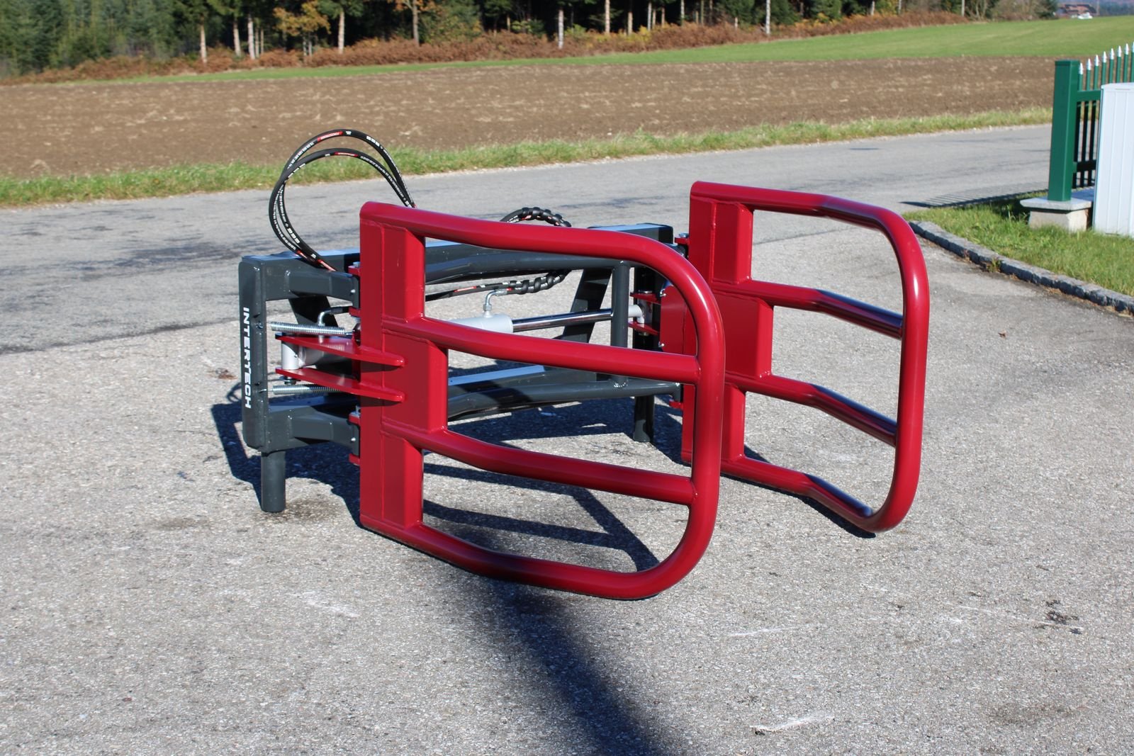 Frontladerzubehör of the type InterTech Ballengreifer, Ballenzange Maxi HD, Neumaschine in Neukirchen am Walde  (Picture 10)