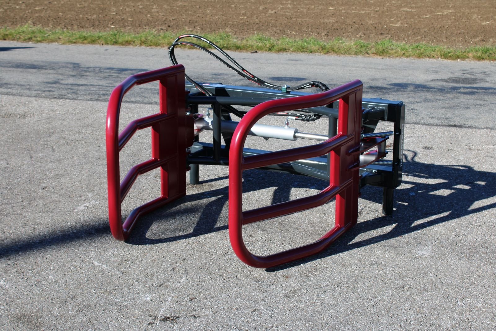 Frontladerzubehör of the type InterTech Ballengreifer, Ballenzange Maxi HD, Neumaschine in Neukirchen am Walde  (Picture 11)