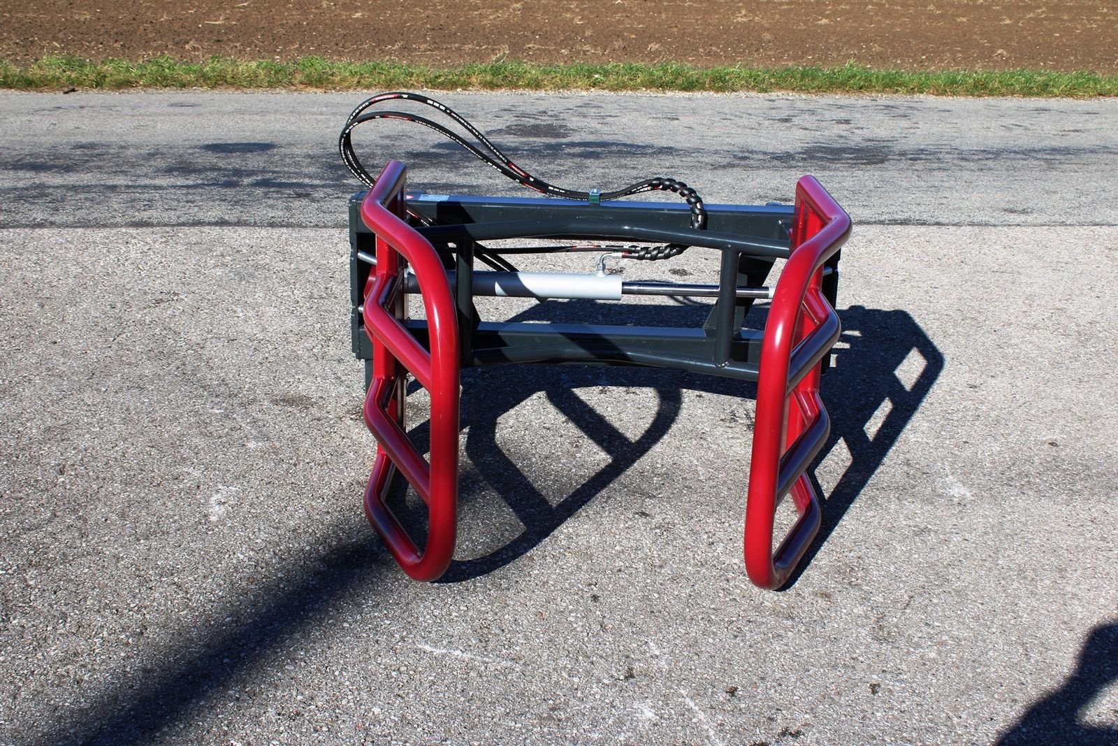 Frontladerzubehör of the type InterTech Ballengreifer, Ballenzange Maxi HD, Neumaschine in Neukirchen am Walde  (Picture 9)