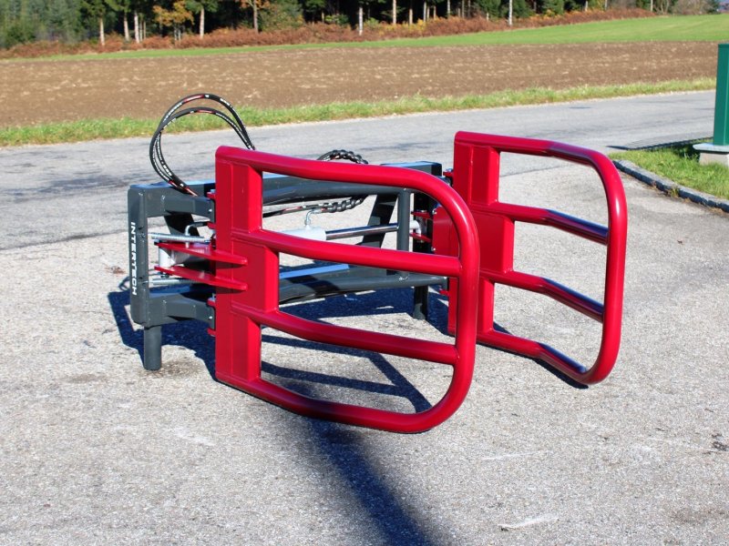 Frontladerzubehör des Typs InterTech Ballengreifer, Ballenzange Maxi HD, Neumaschine in Neukirchen am Walde  (Bild 1)