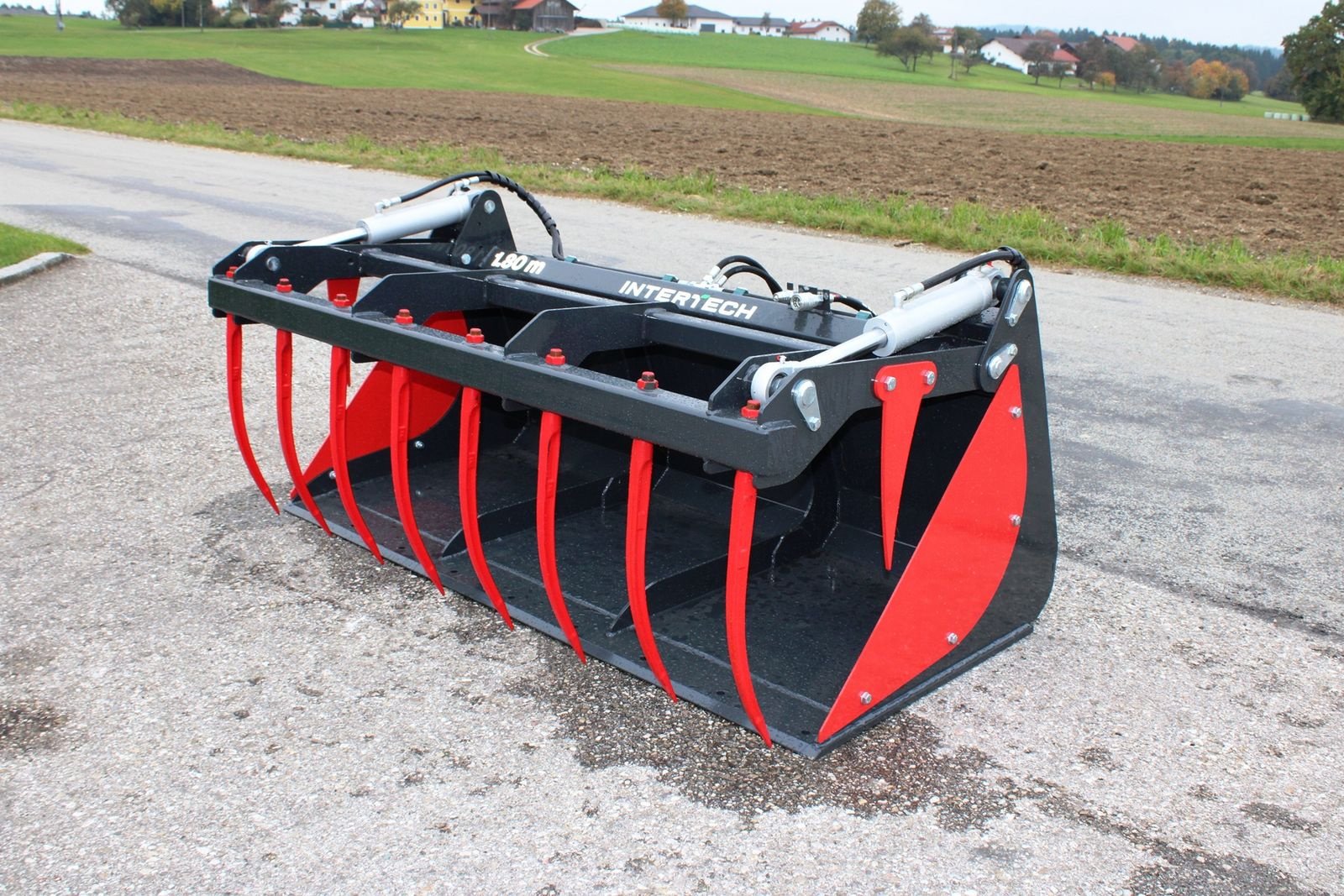 Frontladerzubehör of the type InterTech Krokoschaufel, Greifschaufel 1800, Neumaschine in Neukirchen am Walde  (Picture 1)