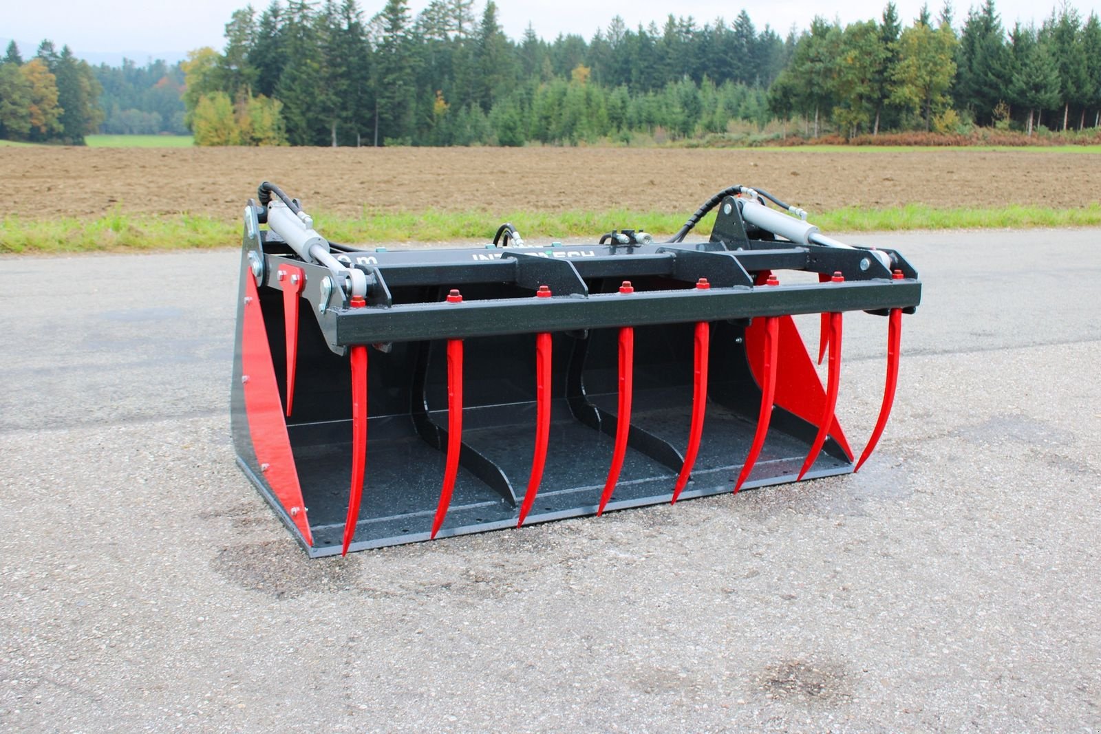 Frontladerzubehör of the type InterTech Krokoschaufel, Greifschaufel 1800, Neumaschine in Neukirchen am Walde  (Picture 2)