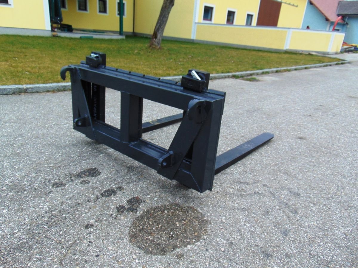 Frontladerzubehör des Typs InterTech Schwerlast-Palettengabel HD3000A, Neumaschine in Neukirchen am Walde  (Bild 3)