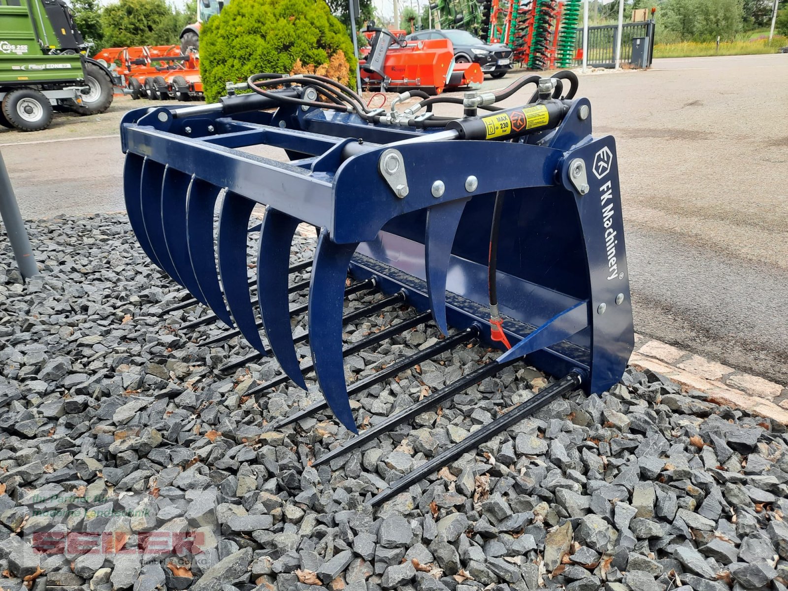 Frontladerzubehör of the type Kolaszewski SWFG 140 Euronorm Krokodilgebiss, Neumaschine in Ansbach (Picture 2)