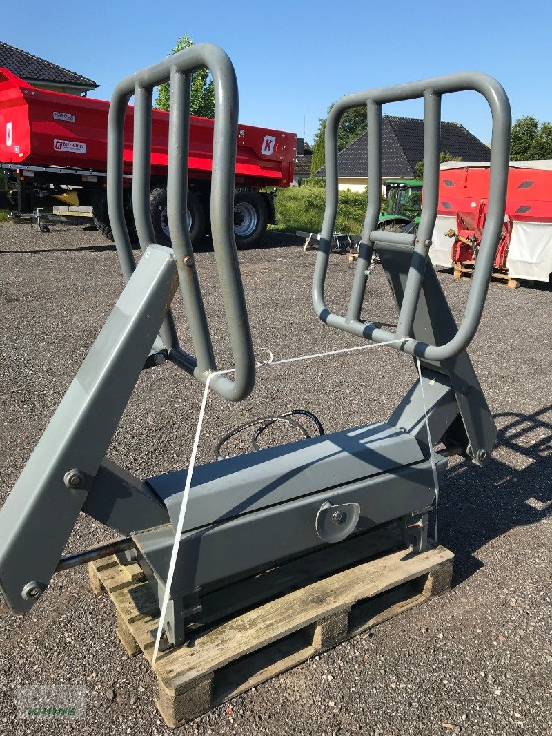 Frontladerzubehör van het type Kramer Ballenzange, Gebrauchtmaschine in Alt-Mölln (Foto 3)