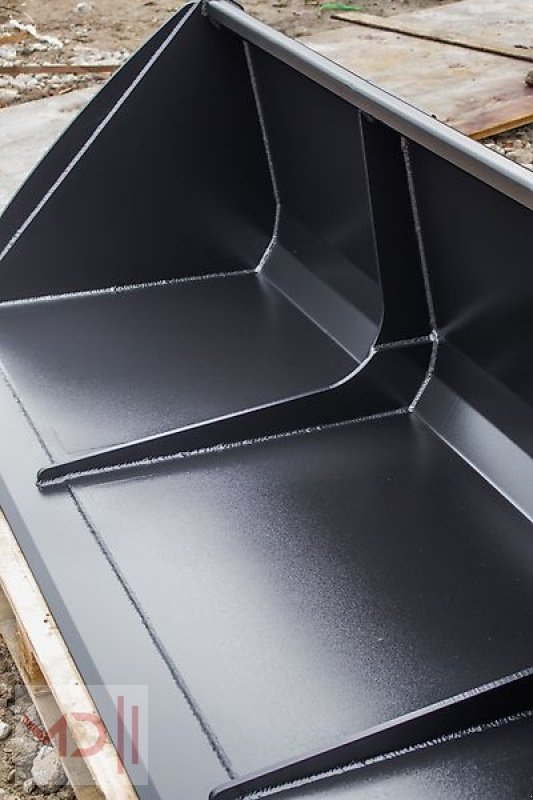 Frontladerzubehör of the type MD Landmaschinen AT UNIVERSALSCHAUFEL model I / 1,2 m -2,5 m, Neumaschine in Zeven (Picture 5)