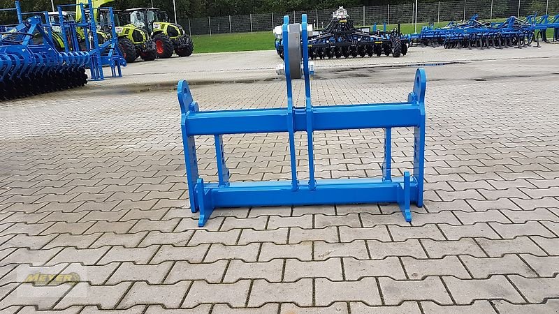 Frontladerzubehör des Typs Meyer Agrartechnik DP Dreipunktadapterrahmen, Neumaschine in Andervenne (Bild 3)