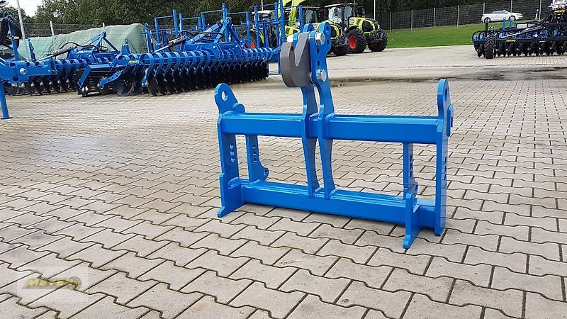 Frontladerzubehör des Typs Meyer Agrartechnik DP Dreipunktadapterrahmen, Neumaschine in Andervenne (Bild 5)