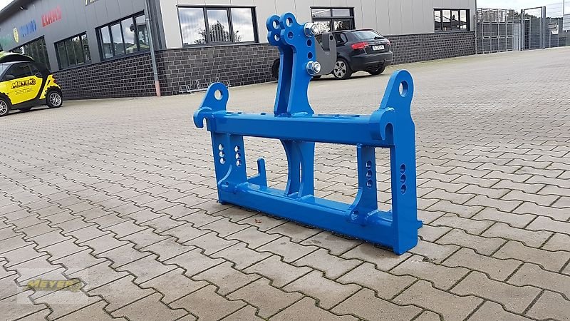 Frontladerzubehör des Typs Meyer Agrartechnik DP Dreipunktadapterrahmen, Neumaschine in Andervenne (Bild 10)