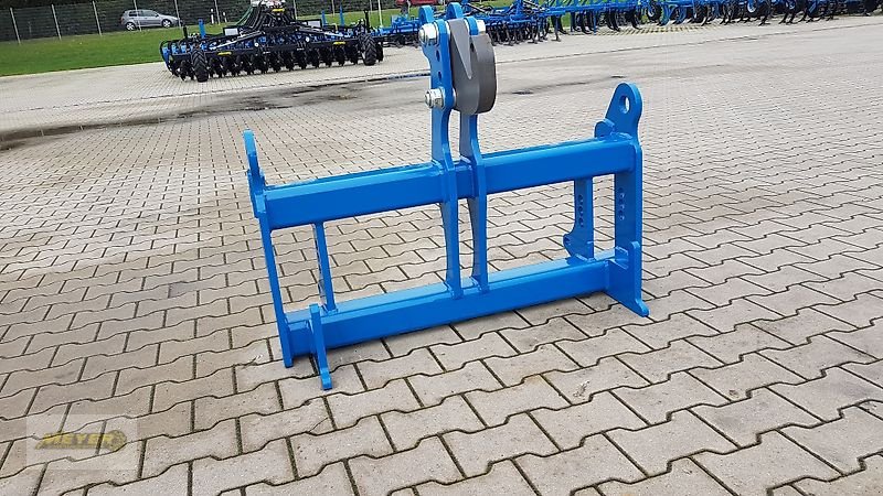Frontladerzubehör des Typs Meyer Agrartechnik DP Dreipunktadapterrahmen, Neumaschine in Andervenne (Bild 2)