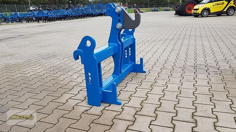 Frontladerzubehör des Typs Meyer Agrartechnik DP Dreipunktadapterrahmen, Neumaschine in Andervenne (Bild 1)