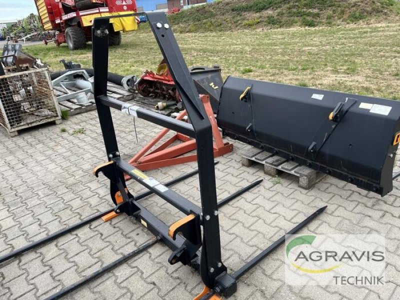 Frontladerzubehör of the type Quicke BALLENGABEL M 140 EURO, Neumaschine in Alpen (Picture 1)