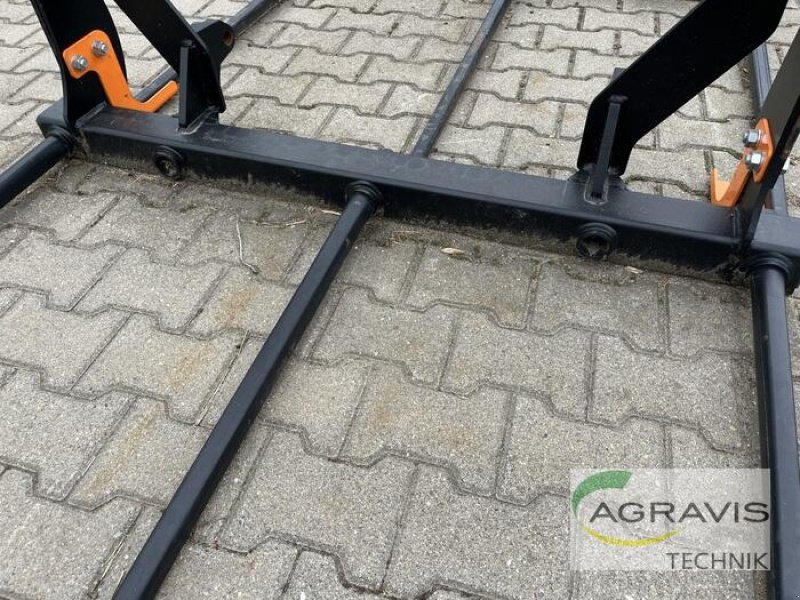 Frontladerzubehör of the type Quicke BALLENGABEL M 140 EURO, Neumaschine in Alpen (Picture 4)