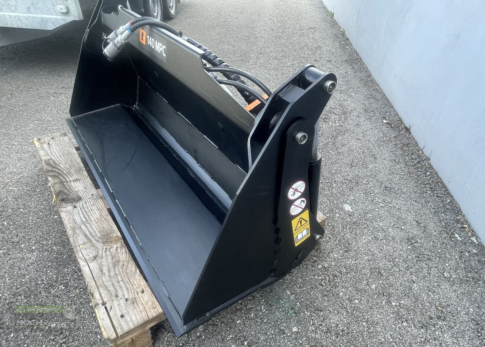 Frontladerzubehör tipa Quicke MPC Schaufel 140 Euro, Neumaschine u Kronstorf (Slika 4)