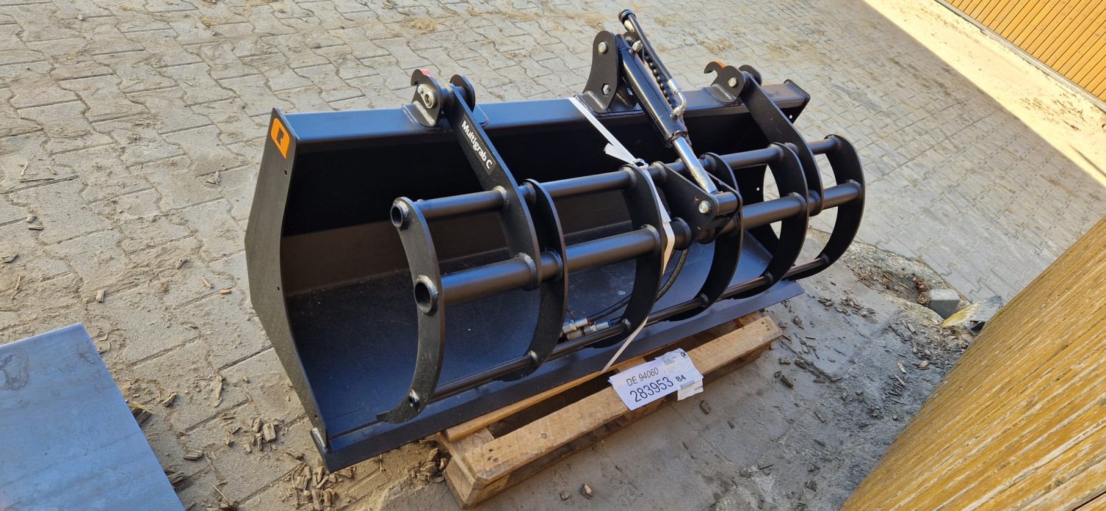 Frontladerzubehör типа Quicke Multigrab C170, Neumaschine в Windorf (Фотография 1)