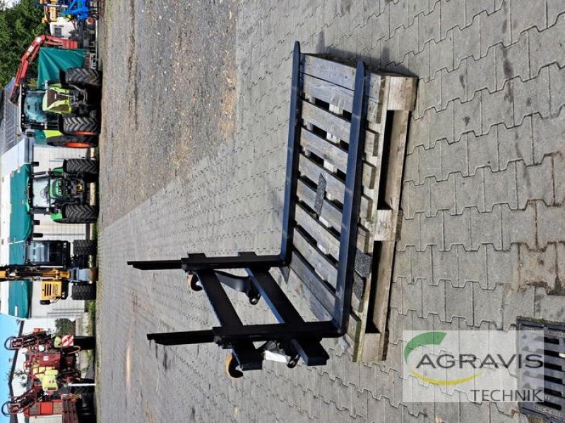 Frontladerzubehör of the type Quicke PALETTENGABEL M 2500 KG-1400, Neumaschine in Rheinbach (Picture 2)