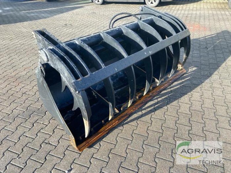 Frontladerzubehör of the type Quicke POWERGRAB 210 S, Vorführmaschine in Kottenheim (Picture 1)