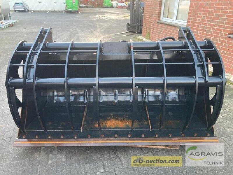 Frontladerzubehör des Typs Quicke POWERGRAB L+ 240, Vorführmaschine in Lennestadt (Bild 1)