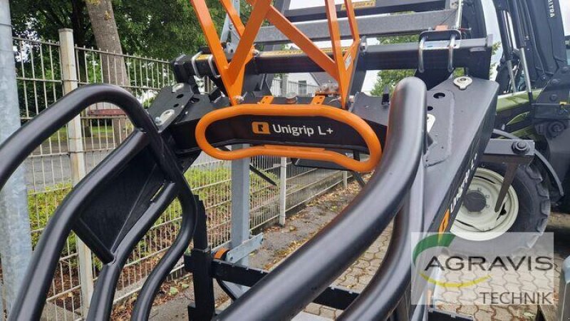 Frontladerzubehör of the type Quicke UNIGRIP 130, Neumaschine in Beckum (Picture 1)