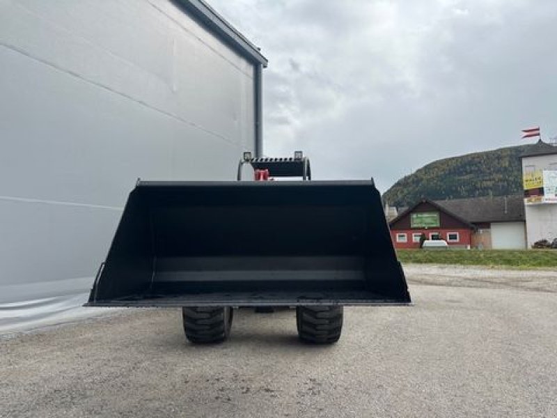 Frontladerzubehör of the type Quicke Universalschaufel GM165cm, Neumaschine in Tamsweg (Picture 4)