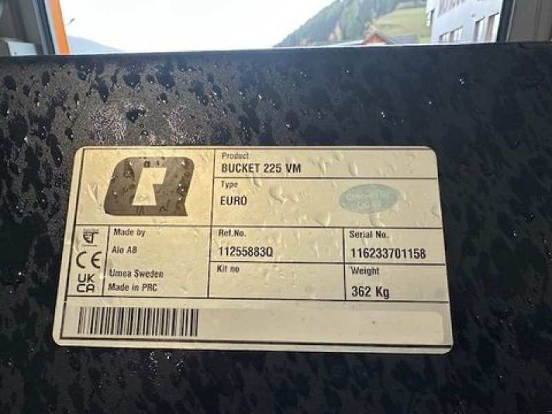 Frontladerzubehör of the type Quicke Volumenschaufel VM225cm, Neumaschine in Tamsweg (Picture 8)