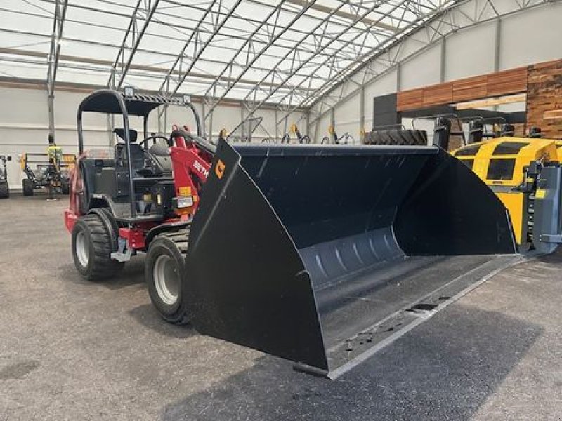 Frontladerzubehör of the type Quicke Volumenschaufel VM245cm, Neumaschine in Tamsweg (Picture 8)