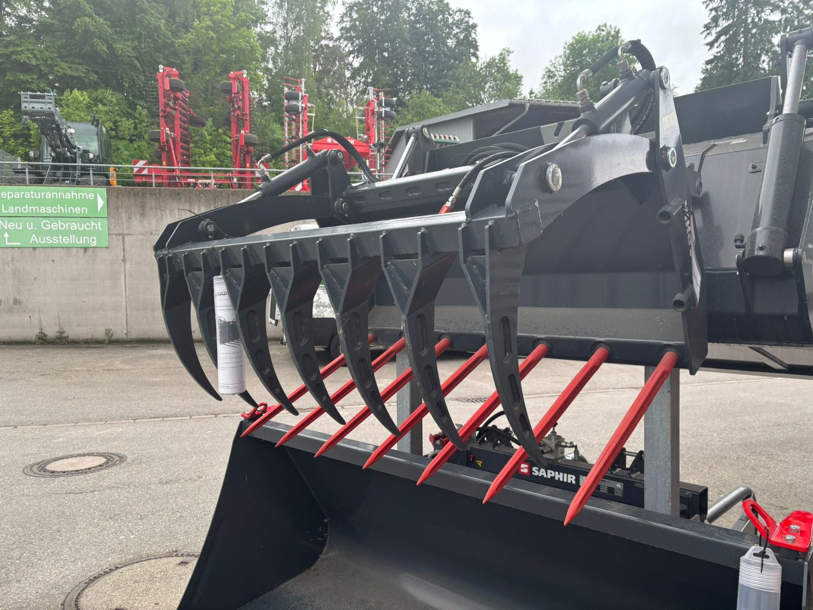 Frontladerzubehör of the type Saphir DGN13 Euro, Neumaschine in Karlsruhe (Picture 1)
