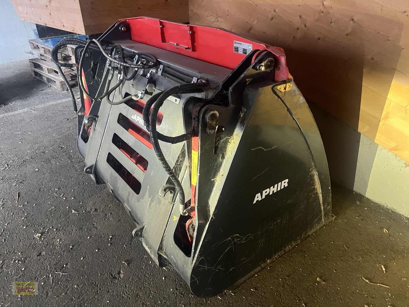 Frontladerzubehör типа Saphir LGA 16 , Leichtgutschaufel mit Abschiebewand, Gebrauchtmaschine в Kötschach (Фотография 9)